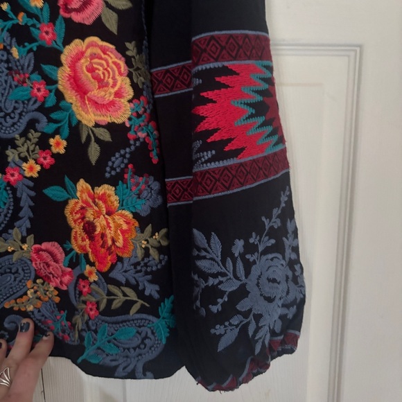 Anthropologie Savanna Jane Black Cotton Long Sleeve Blouse Colorful Embroidery - Picture 4 of 10